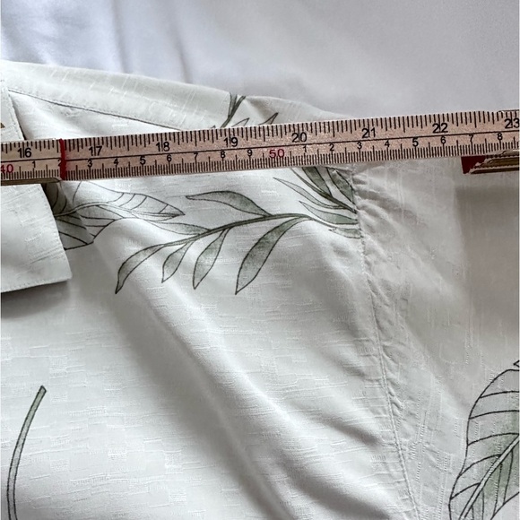 Tommy Bahama 100% Silk Shirt XL Silk Hawaiian Short Sleeve - Picture 6 of 10